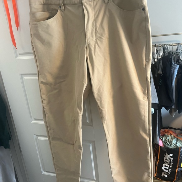Lululemon Mens ABC Khaki Pants Size 36x30 - Picture 1 of 3
